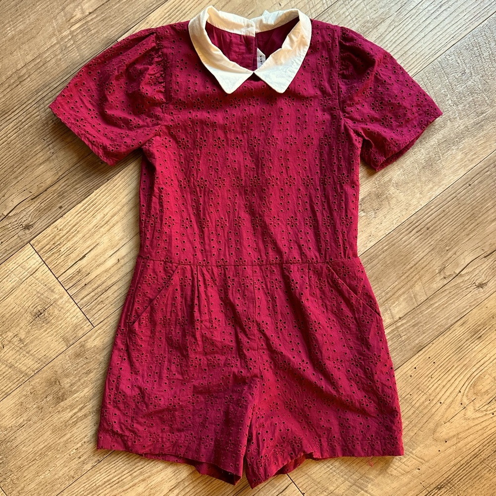 Eyelet festive Romper! ❤️🎄